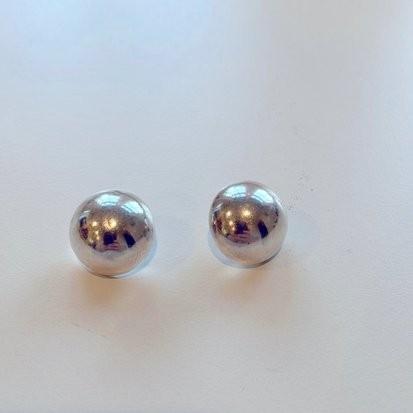 Vintage sterling silver button earrings - Picture 2 of 3